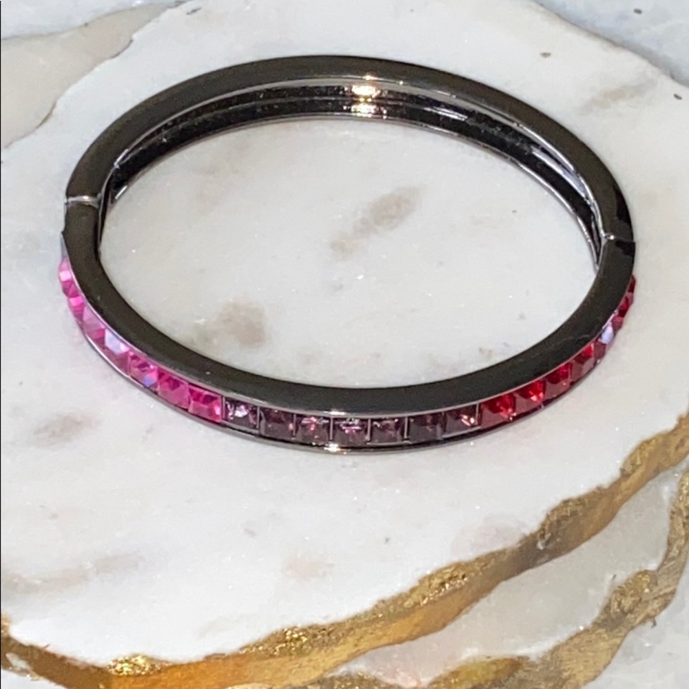 Gorgeous Hinged bracelet